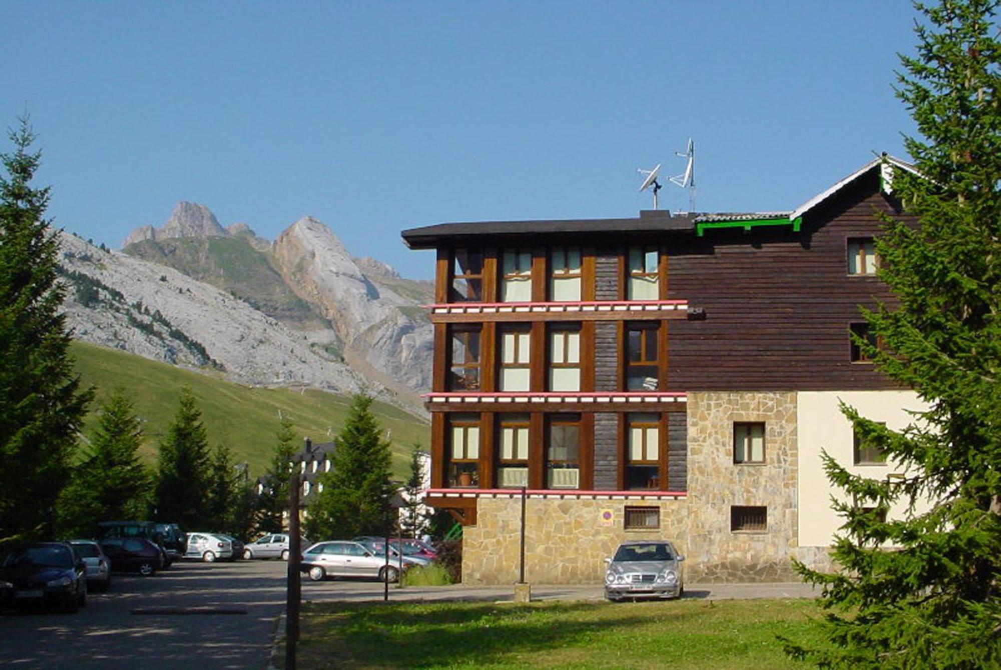 Snoe Hotel Candanchu Exterior photo