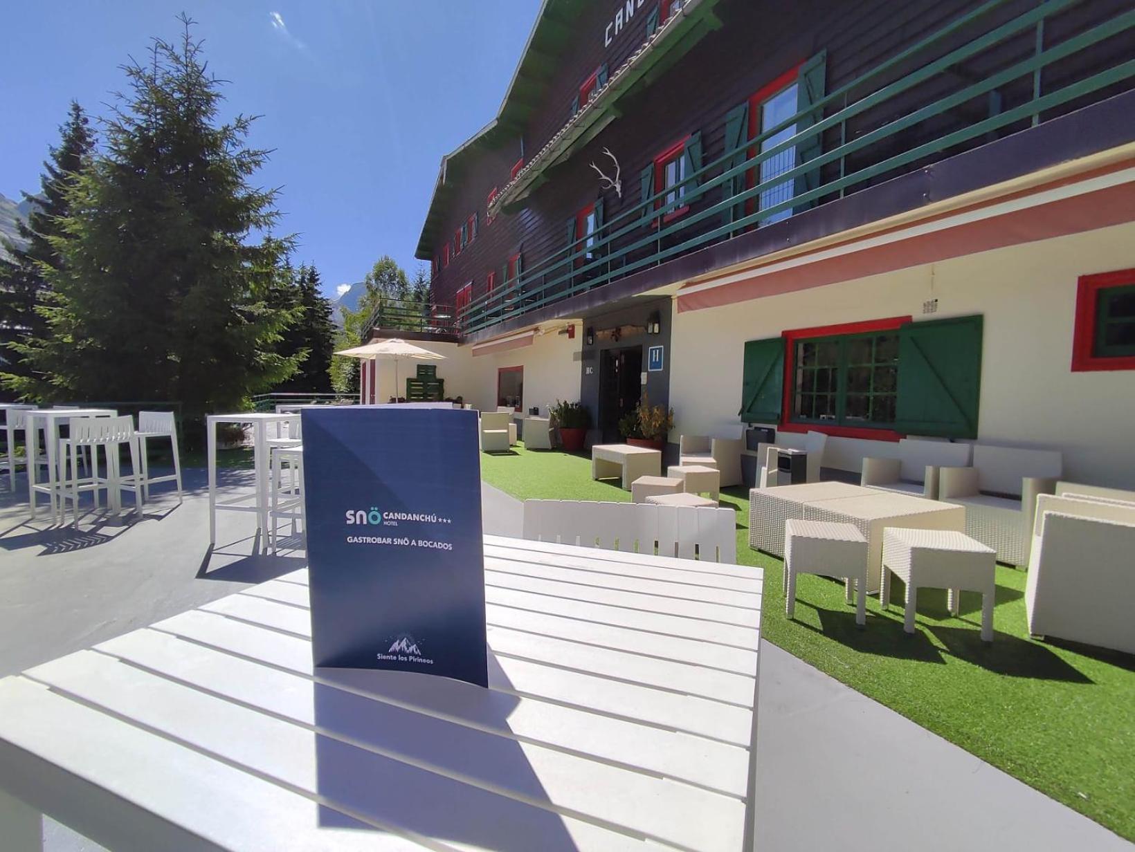Snoe Hotel Candanchu Exterior photo