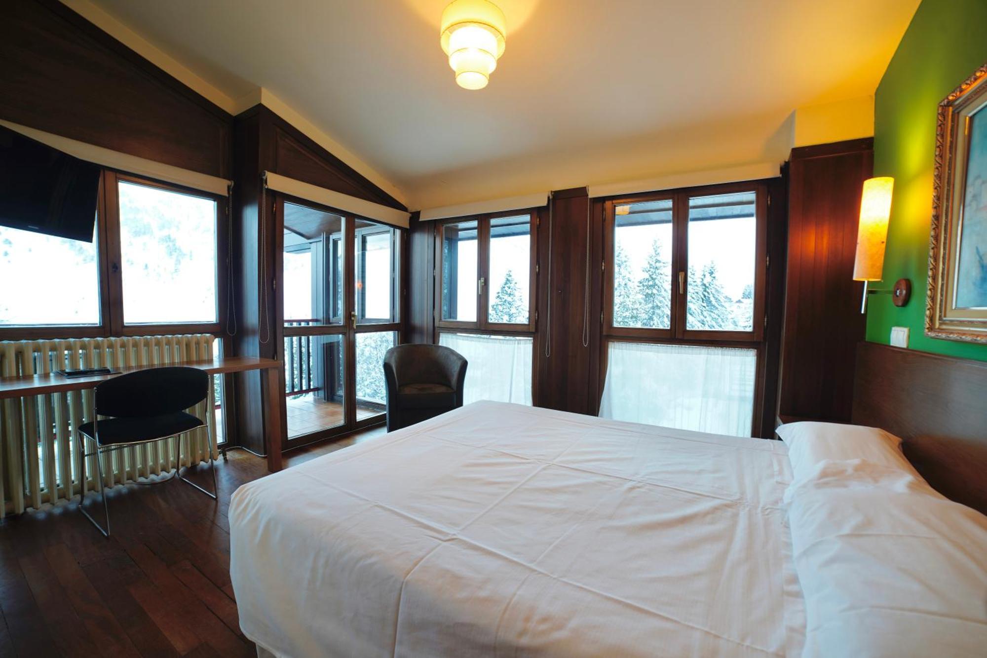 Snoe Hotel Candanchu Exterior photo