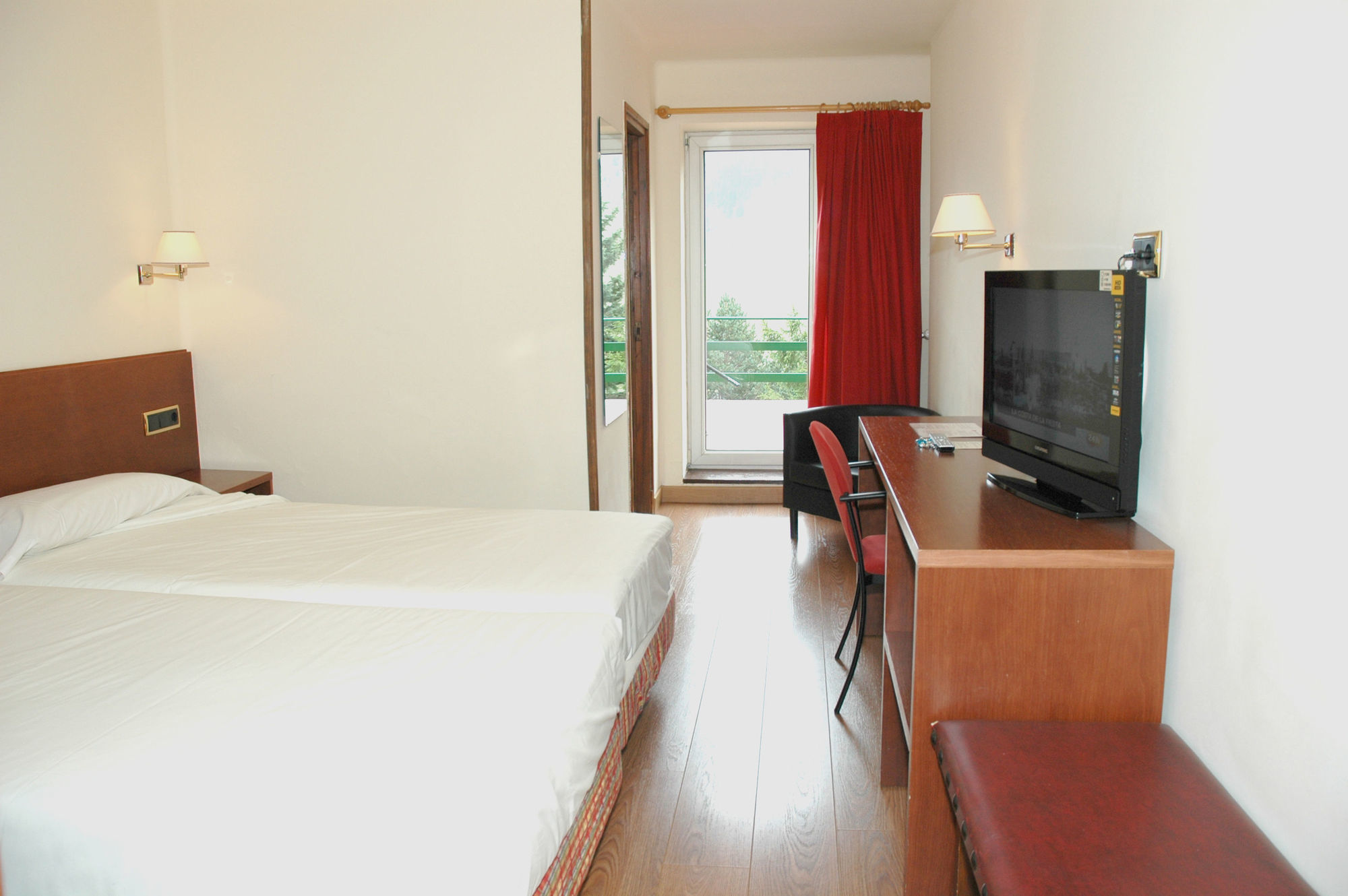 Snoe Hotel Candanchu Exterior photo
